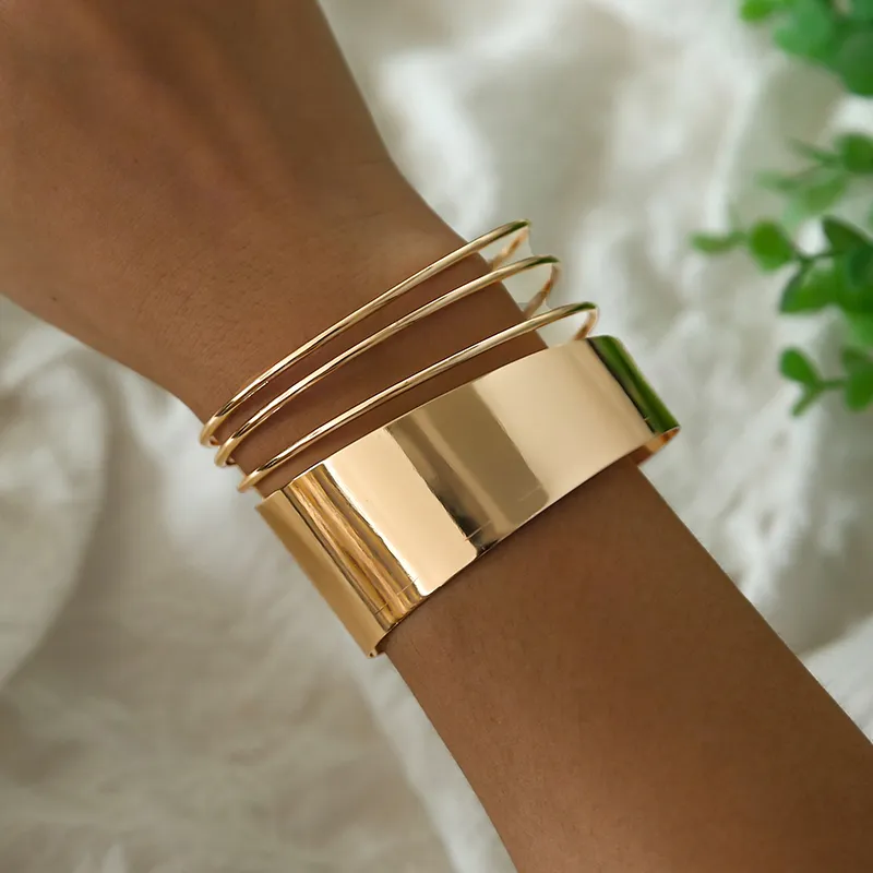 Klassisches goldenes vintage-armband