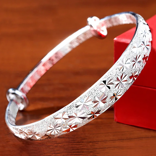 Ruby - Kosmischer Gypsophila-Armbandschmuck