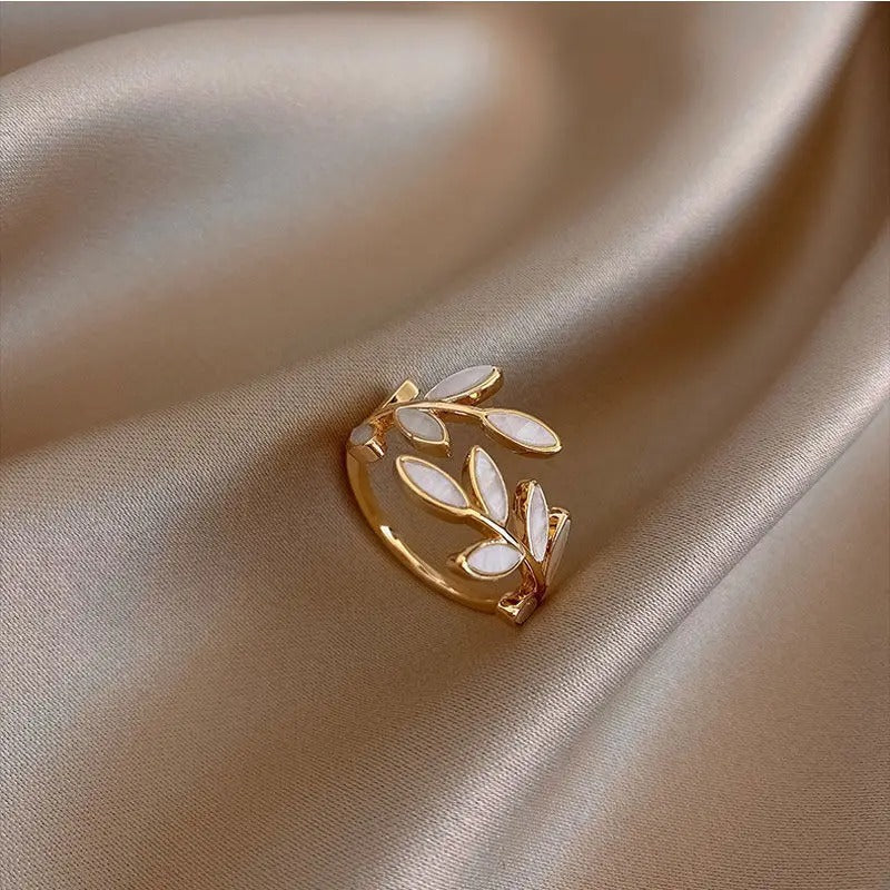 Reena - Opulenter Zirkonia-Ring